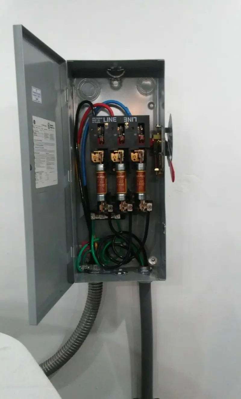 Three-phase disconnect switch installed for Smoke Detector Installation in Holden